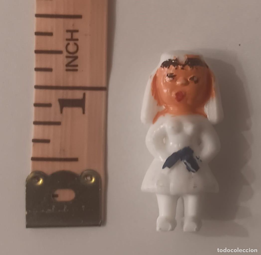 Figuras de goma y PVC: ANTIGUA FIGURA DE PLASTICO OPALINO ROSCON DE REYES ENFERMERA CRUZ ROJA A&Ntilde;OS 70
