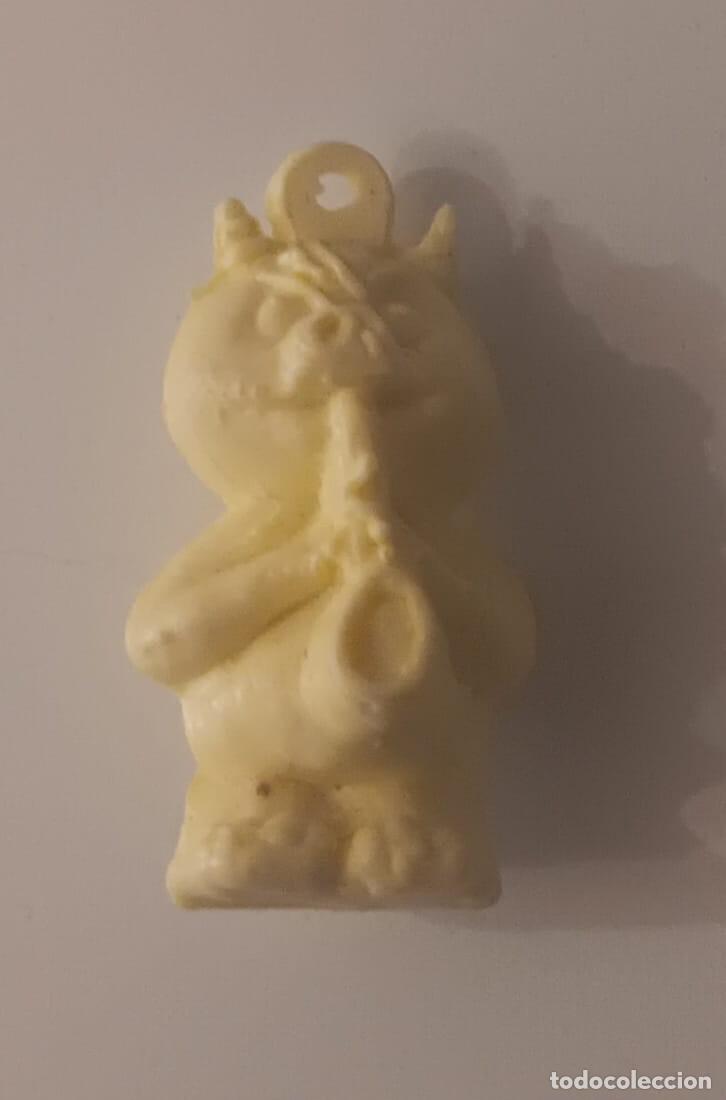 Figuras de goma y PVC: ANTIGUA FIGURA DE PLASTICO ROSCON DE REYES FUTBOL ANIMALES MUSICOS A&Ntilde;OS 70