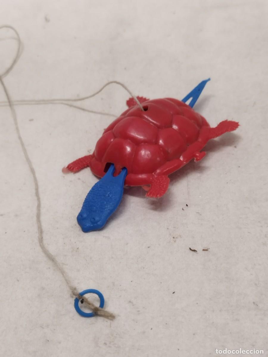 Figuras de goma y PVC: Antiguo juguete de una tortuga articulada. Shambers? sin probar.