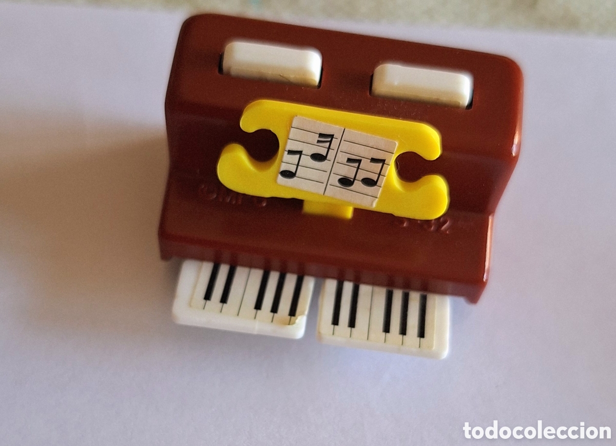 Figuras de goma Kinder: Kinder Sorpresa Notes music characters Piano