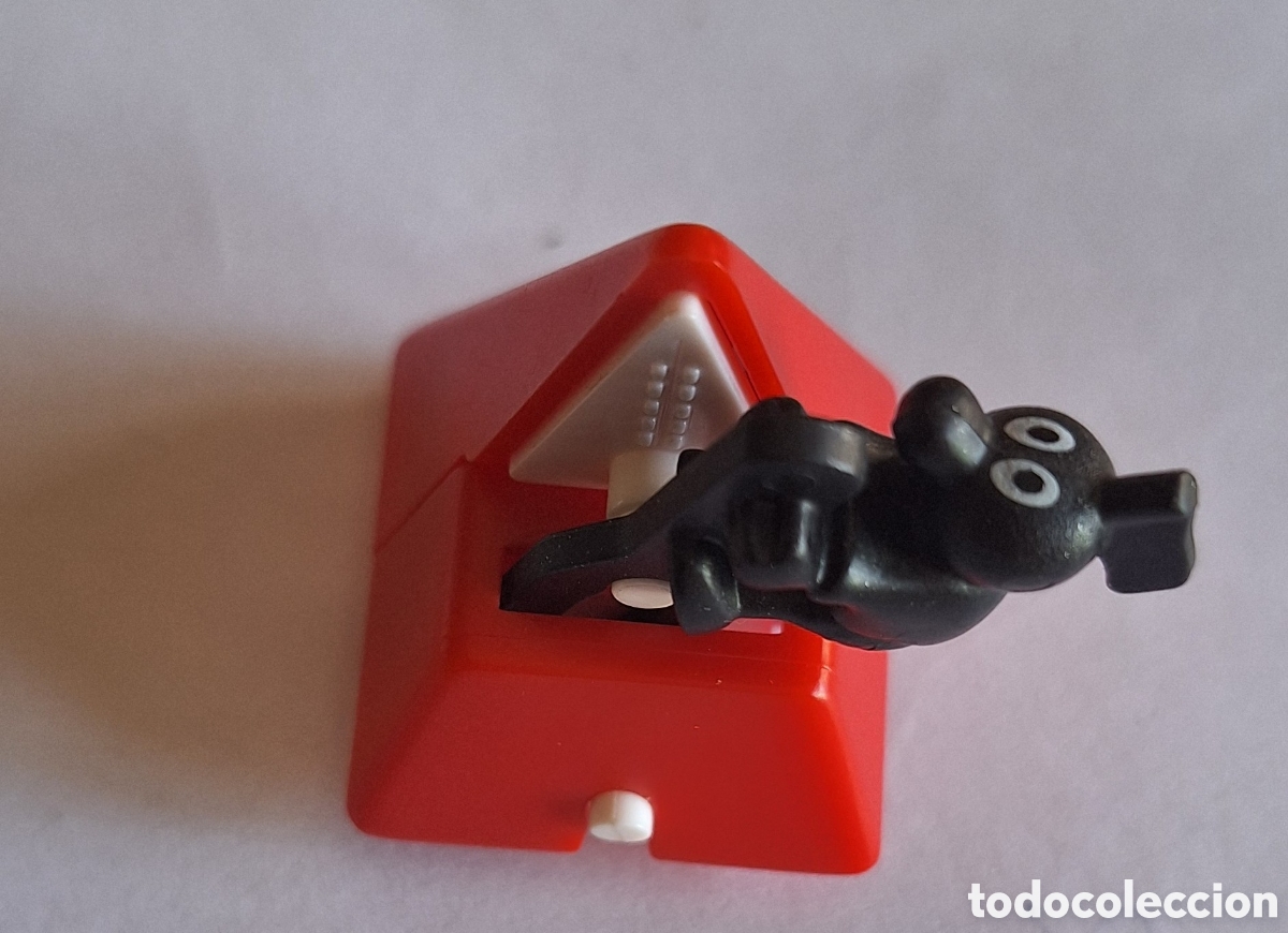 Figuras de goma Kinder: Kinder sorpresa notes music characters Metronomo