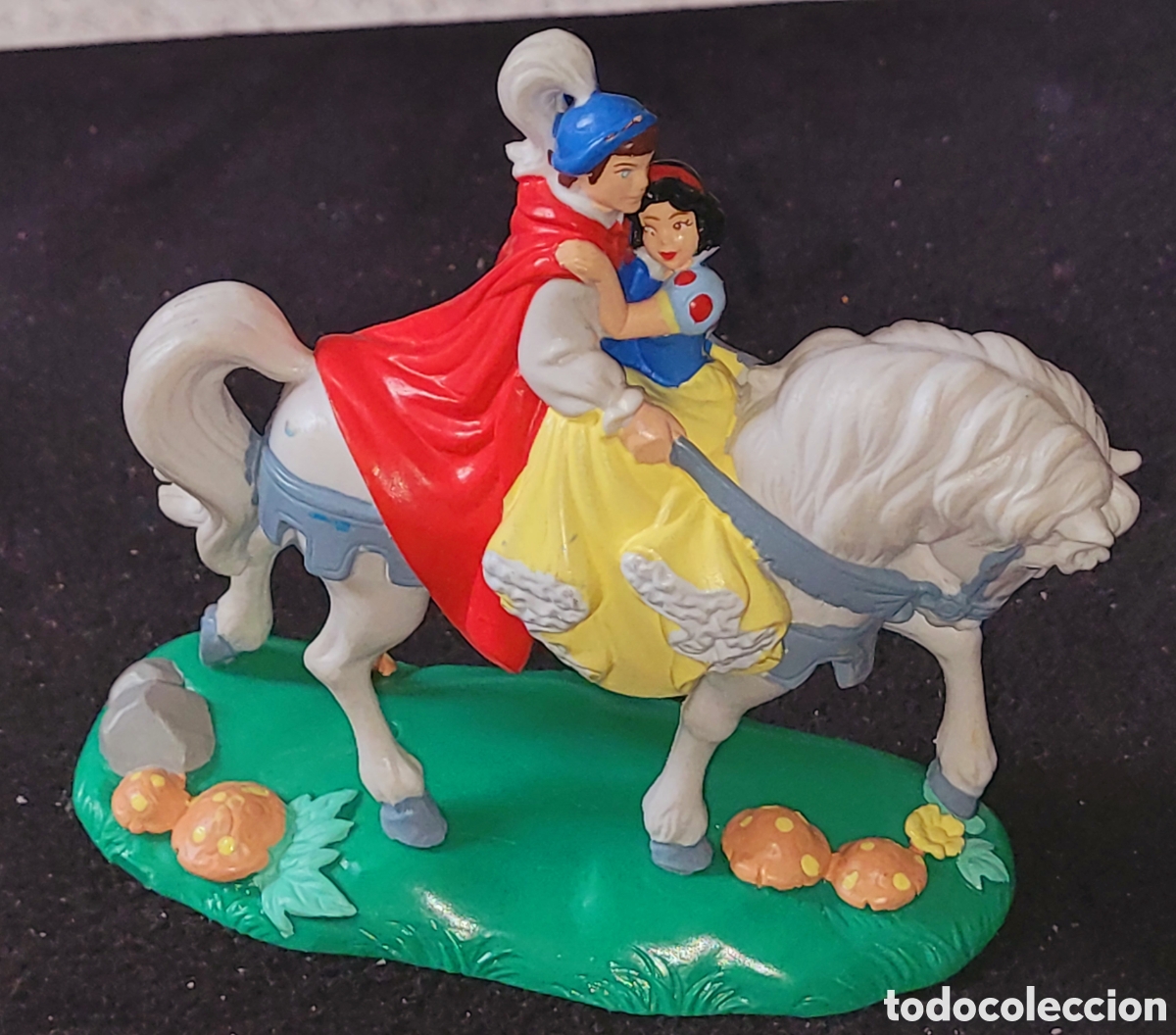 Figuras de goma y PVC: Edicion especial preciosa figura pvc Bldncanirves + principe + caballo Disney marca Applause