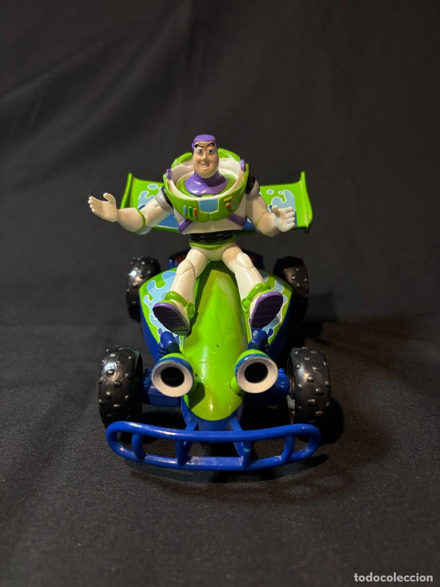 Figuras de goma y PVC: Buzz Lightyear con coche RC Toy Story - Thinkway Toys Interactive Adventure Buddies