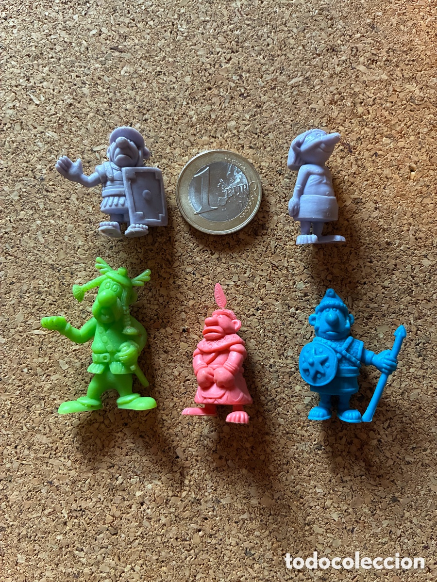 Figuras de goma y PVC: Lote figuras PVC Dunkin. Asterix grandes. Esclavo con pluma.