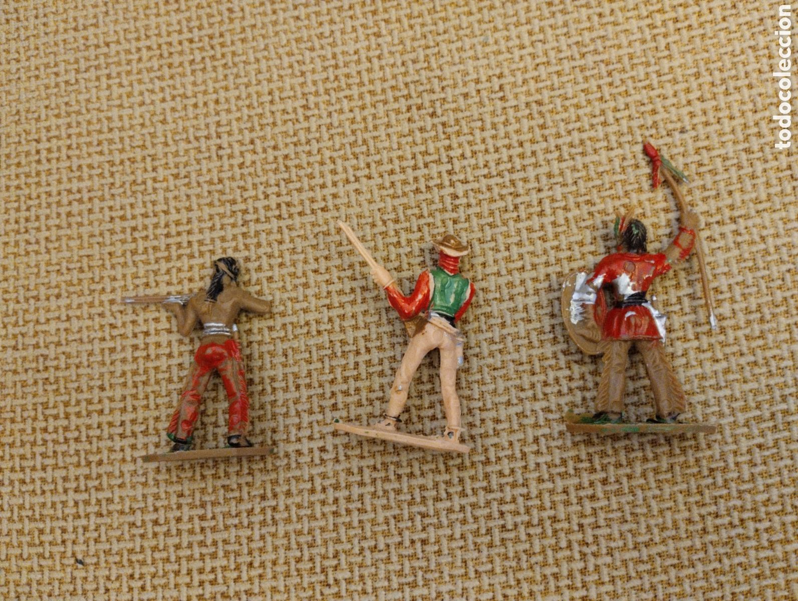 Figuras de goma y PVC: Lote indios y vaquero comansi - Foto 2