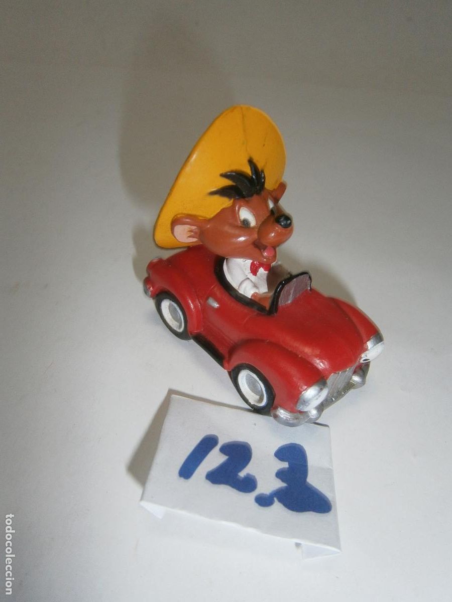 Figuras de goma y PVC: FIGURA DE GOMA O PVC - SPEEDY GONZALES EN COCHE CLASICO