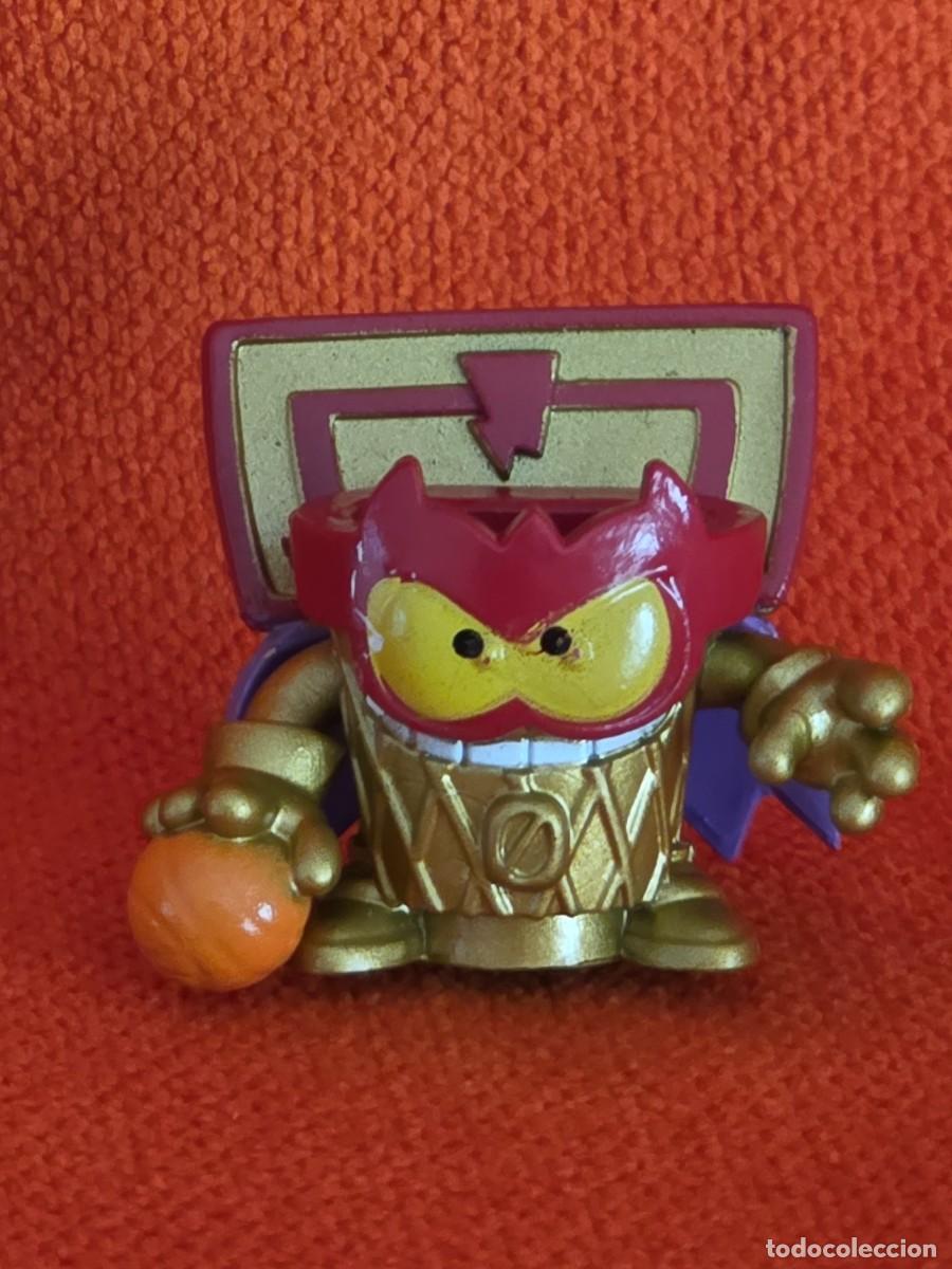Figuras de goma y PVC: SUPERTHINGS N&ordm; V67 HOOPS - SERIE 16 - SUPERZINGS DORADO