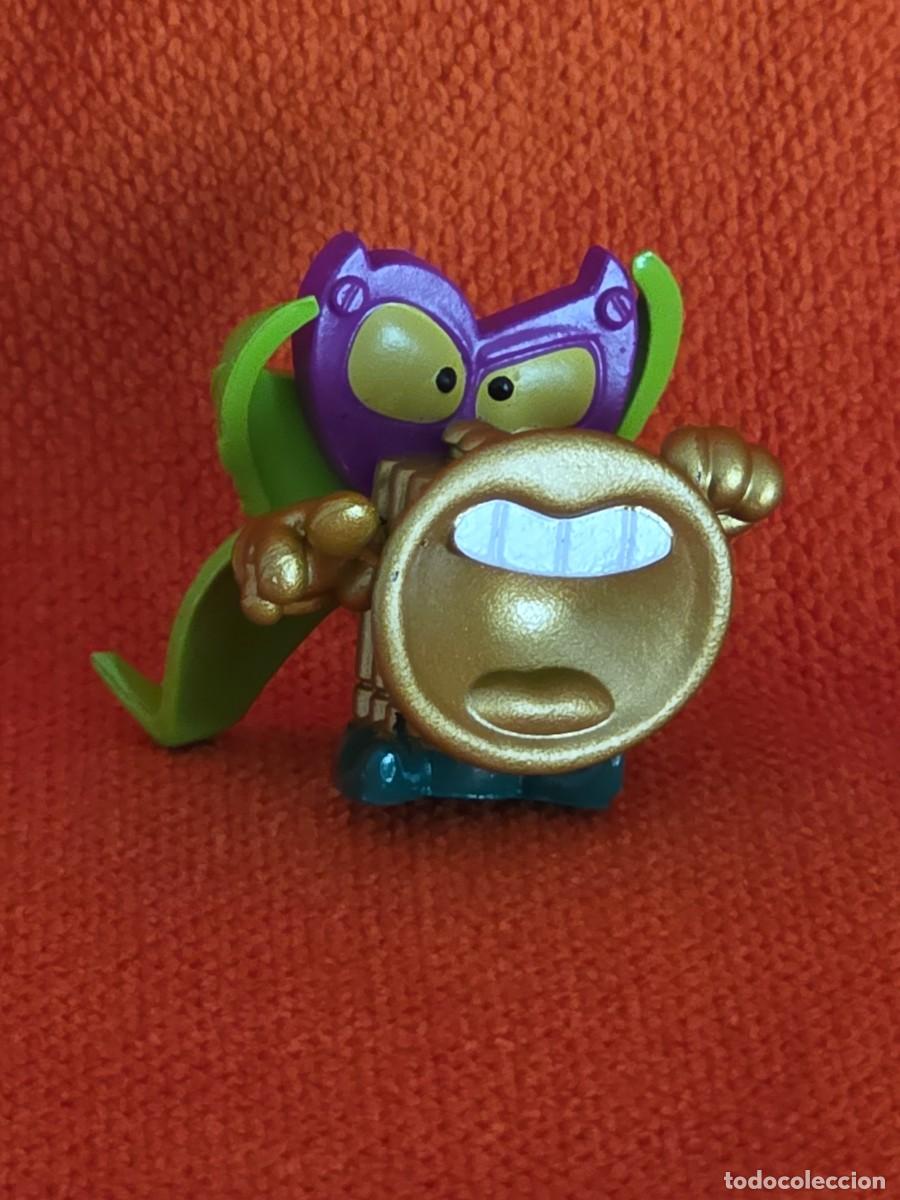 Figuras de goma y PVC: SUPERTHINGS N&ordm; V68 DECIBELLIOR - SERIE 16 - SUPERZINGS DORADO