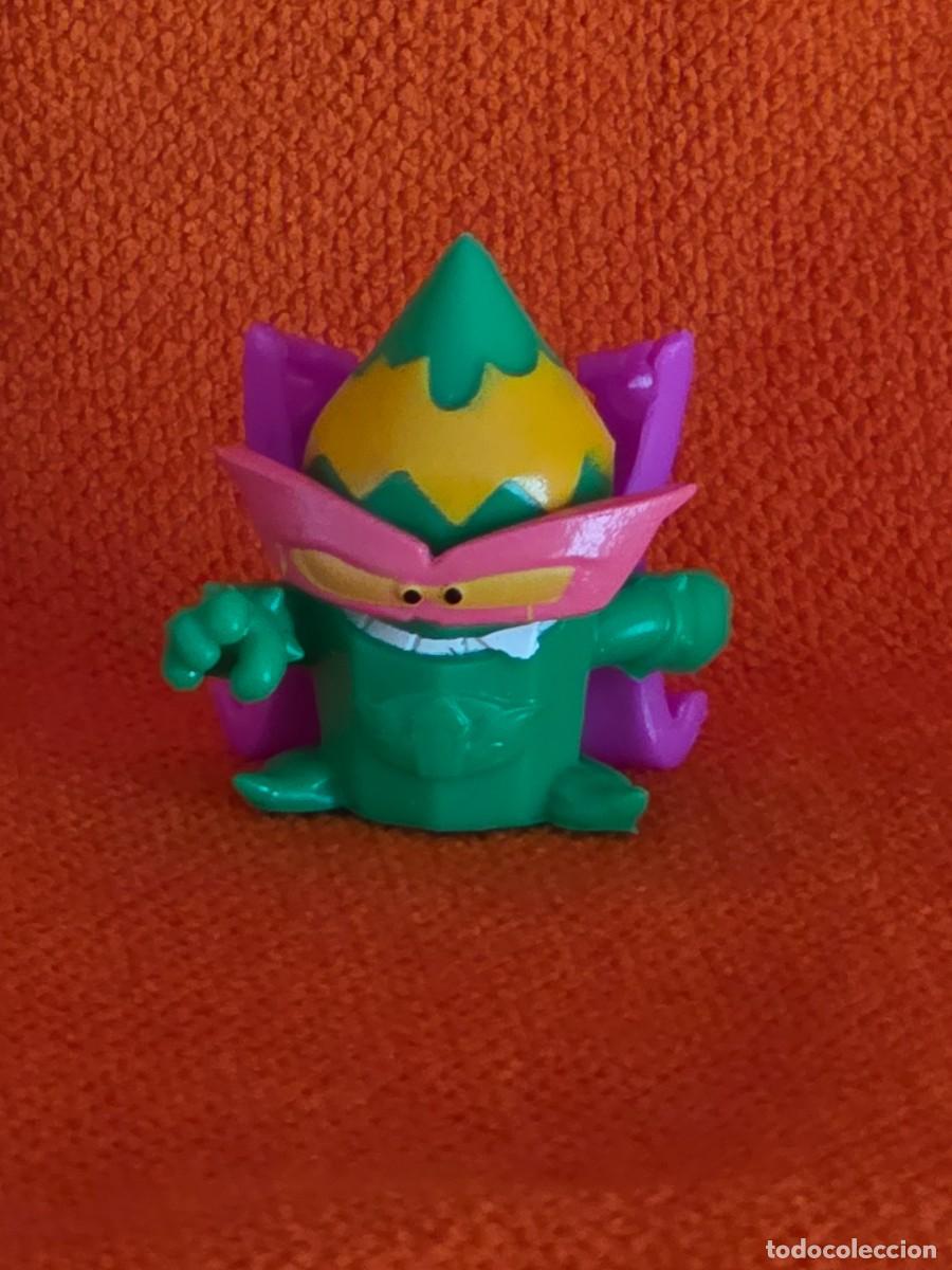 Figuras de goma y PVC: SUPERTHINGS N&ordm; H63A MAX BLANK - SERIE 16 - SUPERZINGS