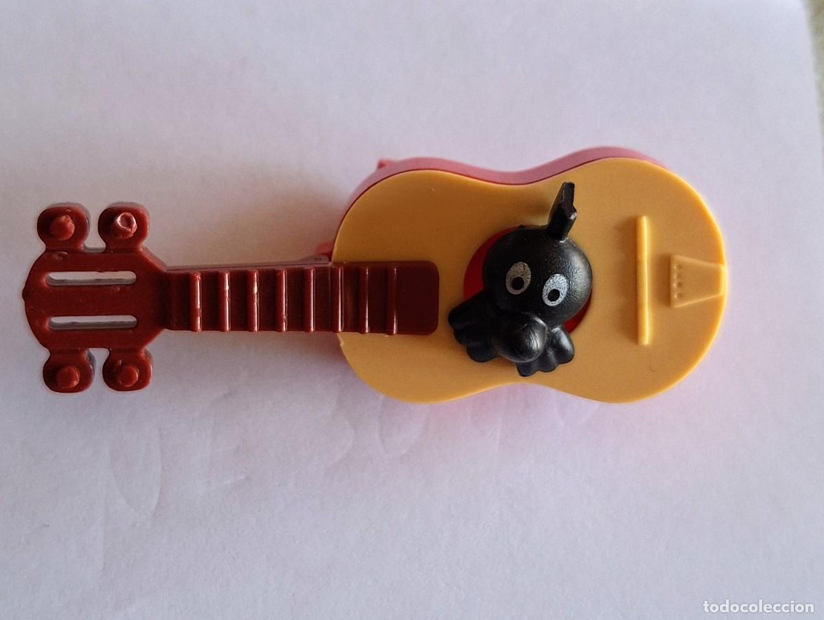 Figuras de goma Kinder: Kinder sorpresa Notes Music characters Guitarra