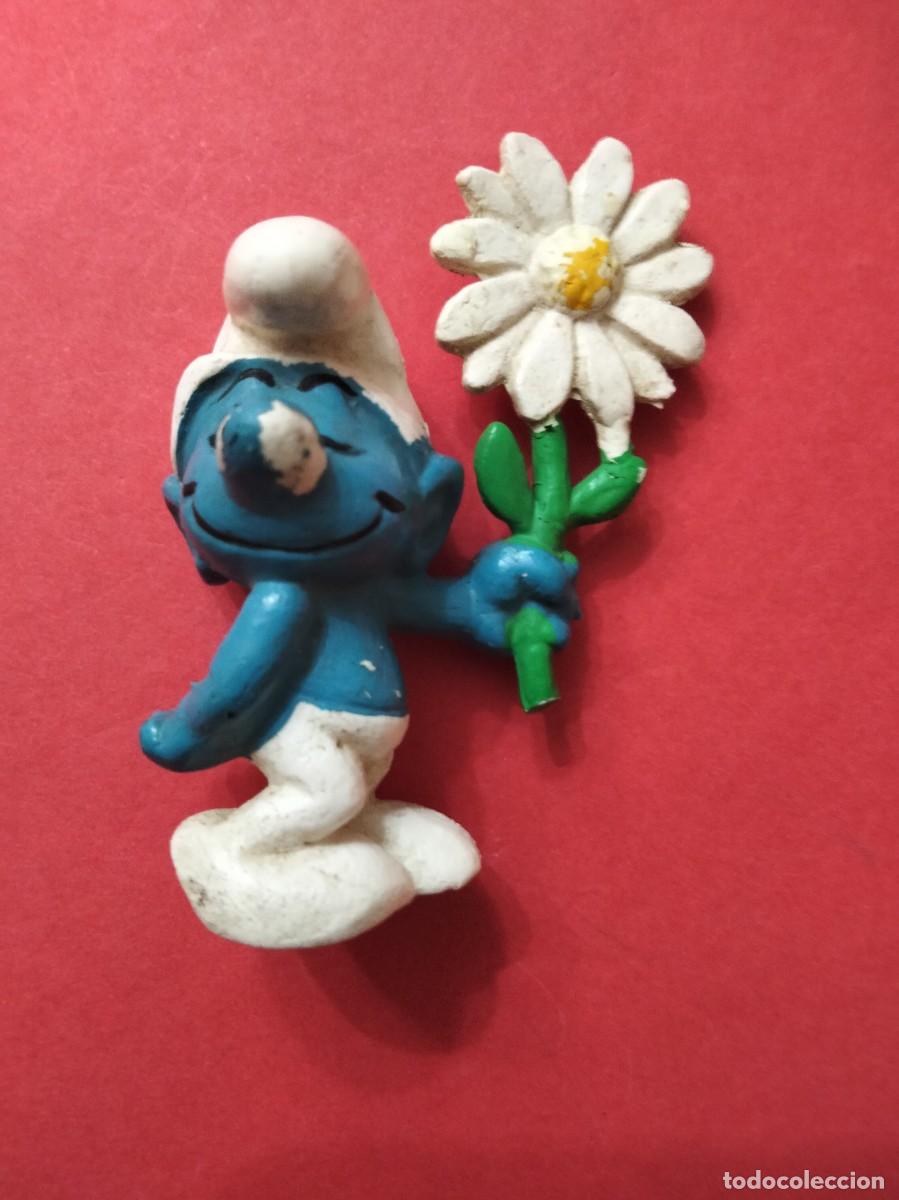 Figuras de goma y PVC: Pitufo PVC Enamorado PEYO