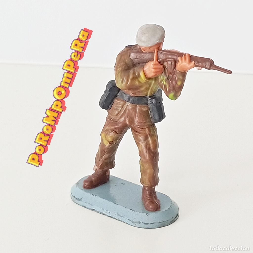 Figuras de goma y PVC: BRITAINS LTD SUPER DEETAIL Soldado base met&aacute;lica a&ntilde;os 70 mu&ntilde;eco b&eacute;lico ingl&eacute;s batalla guerra 1978