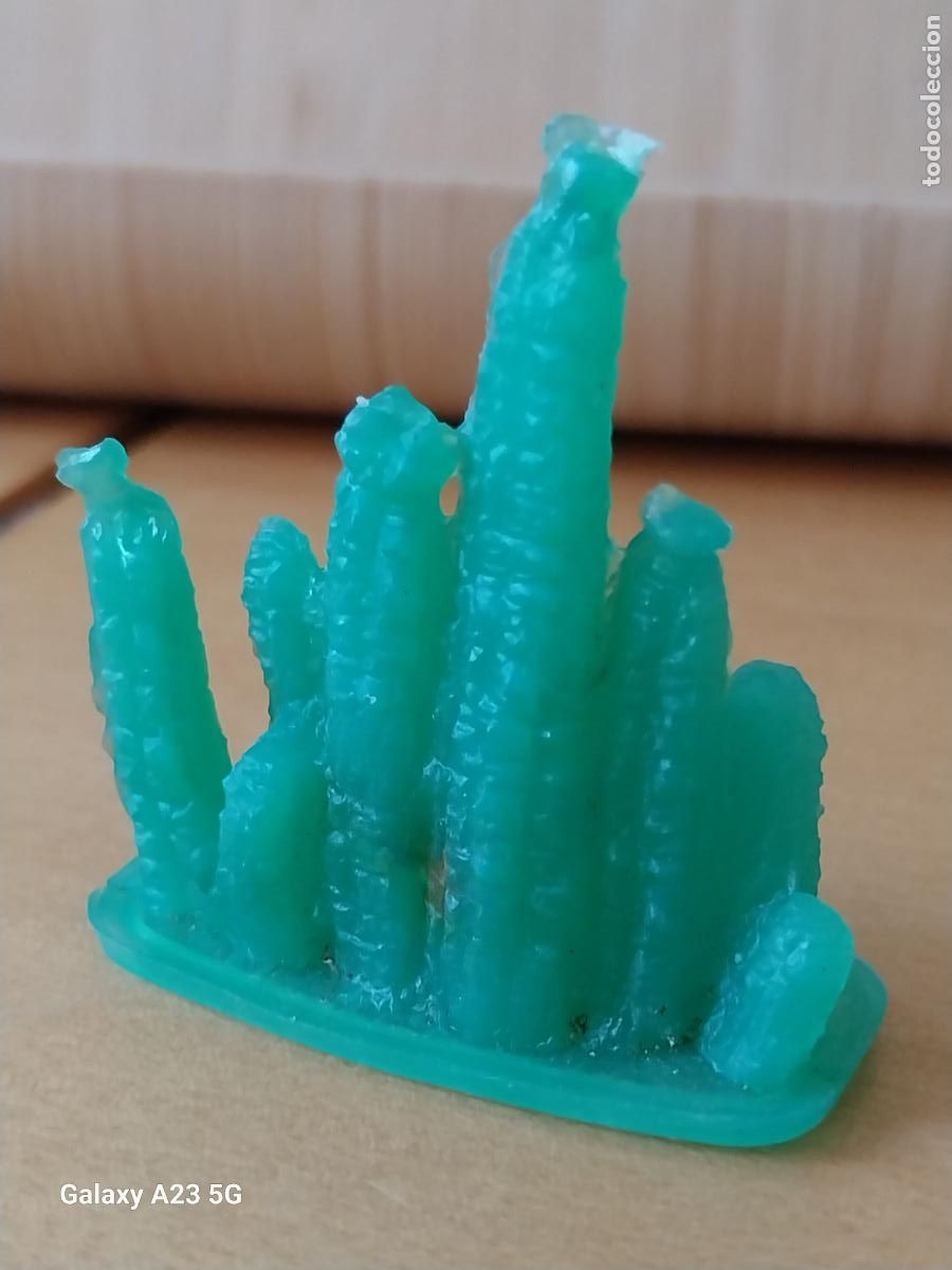 Figuras de goma y PVC: CACTUS OESTE FIGURA BASICA PLASTICO 4.3 CMS ALTO VINTAGE VERDE ***