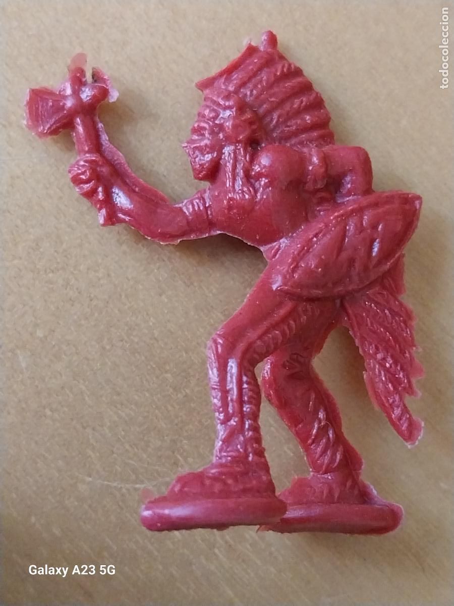 Figuras de goma y PVC: INDIO HACHA OESTE FIGURA BASICA PLASTICO 5.3CMS ALTO VINTAGE ***