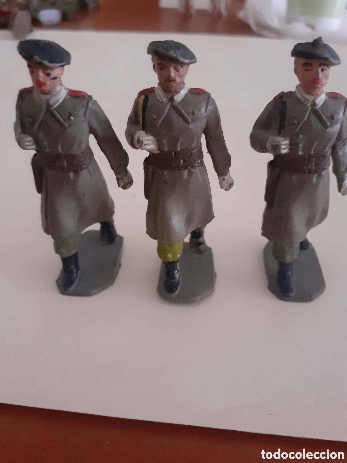 Figuras de goma y PVC: FIGURAS SOLDADOS PARACAIDISTAS GOMA PECH,REAMSA,JECSAN