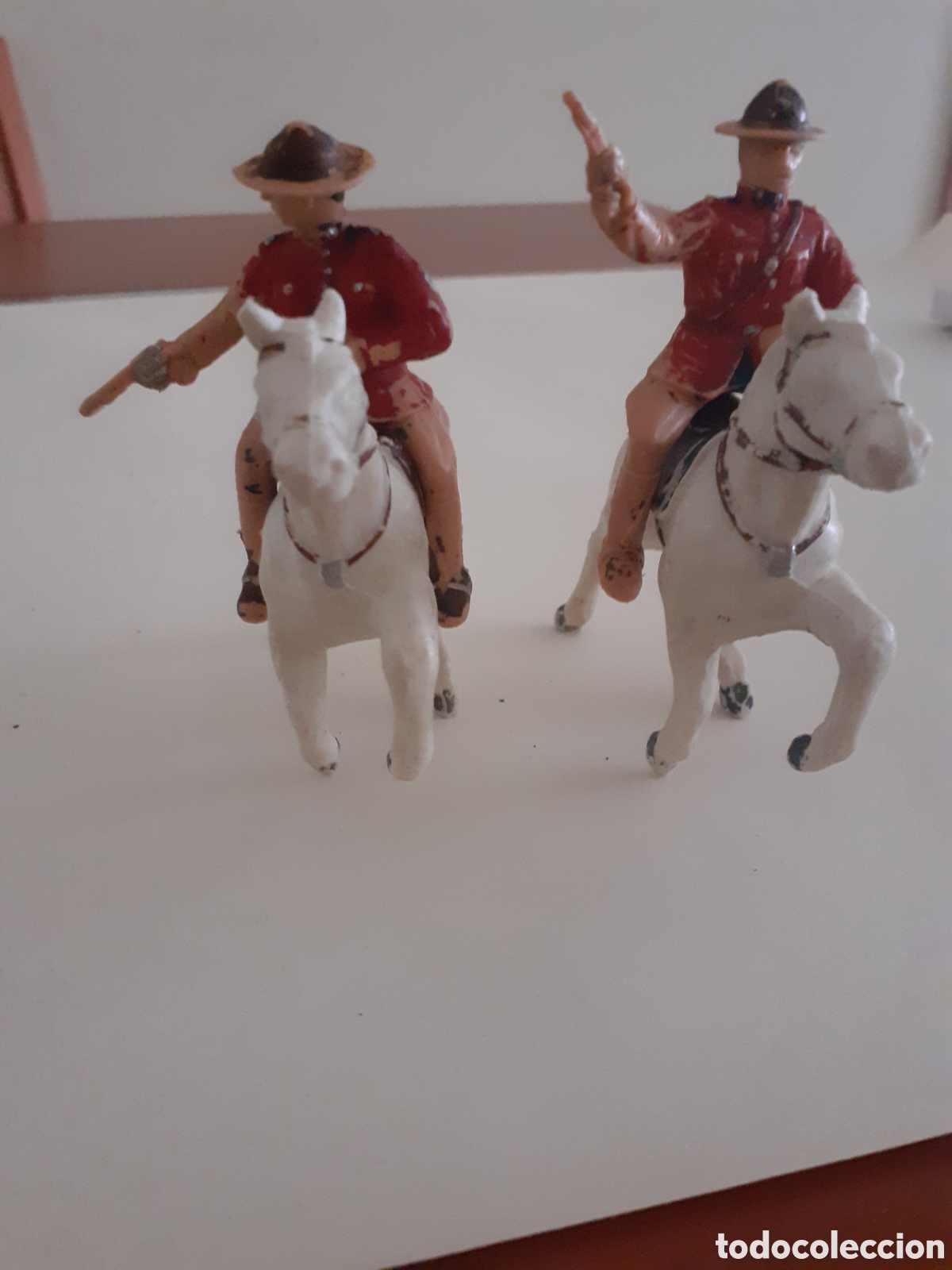Figuras de goma y PVC: FIGURA POLICIAS MONTADA CANADA A CABALLO PLASTICO REAMSA,JECSAN,PECH