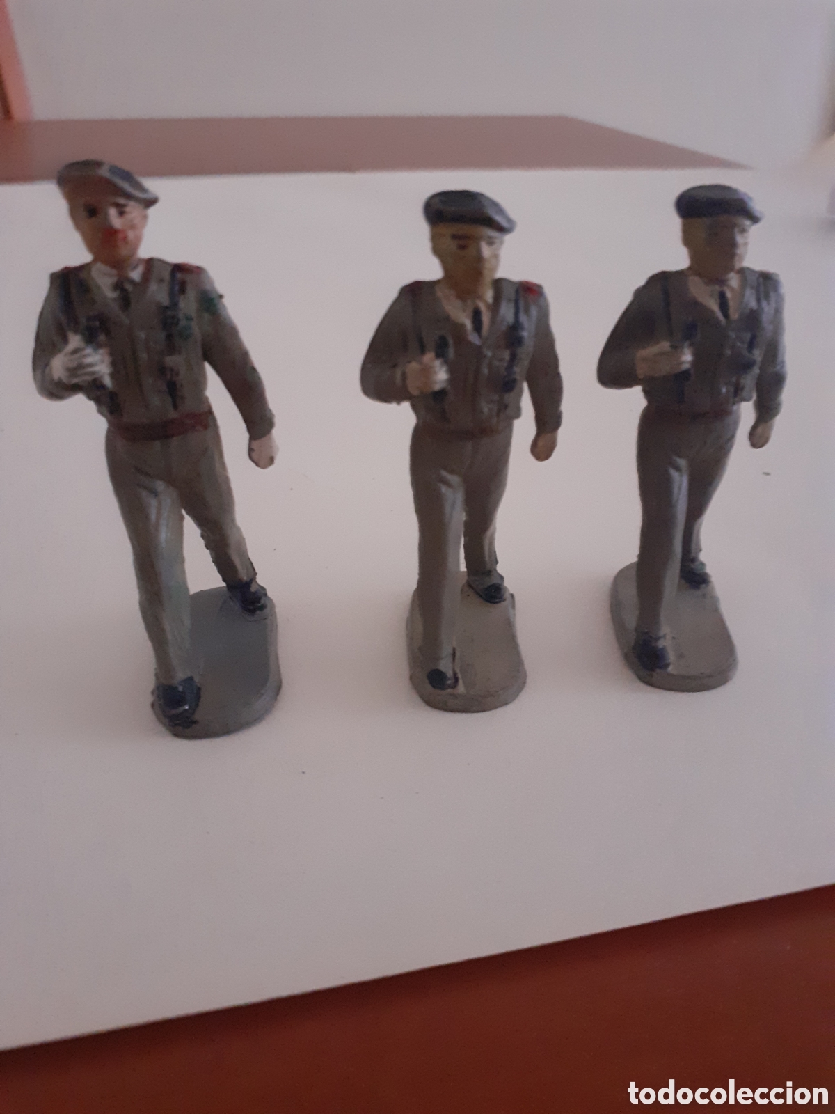 Figuras de goma y PVC: FIGURAS SOLDADOS PARACAIDISTAS GOMA PECH,REAMSA,JECSAN