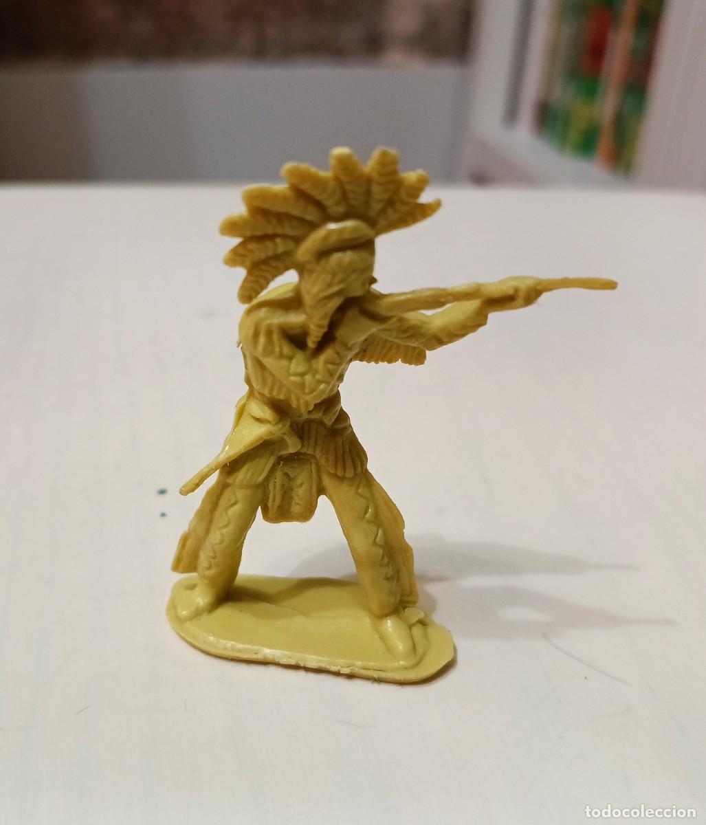 Figuras de goma y PVC: Figura Indios y vaqueros. Nativo americano. Marca desconocida.