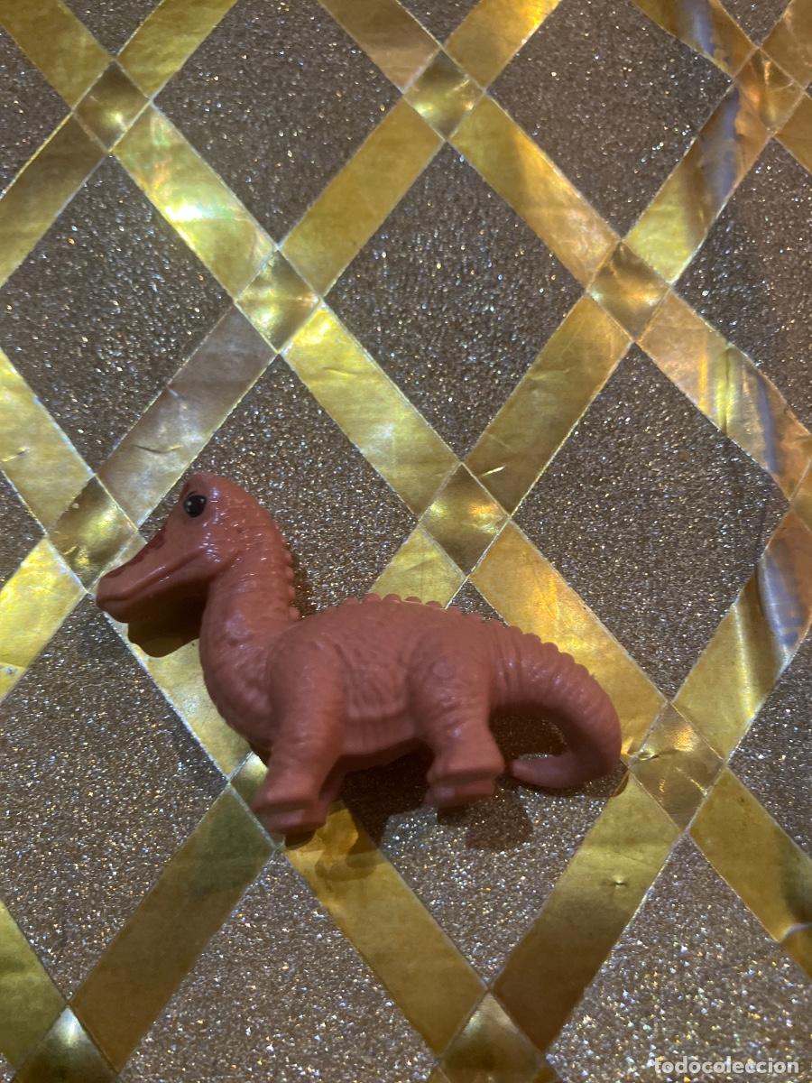 Figuras de goma Kinder: MU&Ntilde;ECO KINDER NATOONS VC 108 DINOSAURIO 2026!