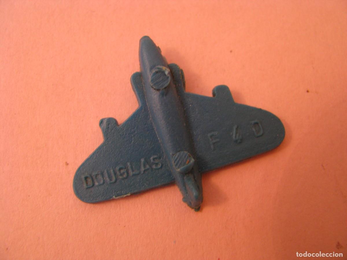 Figuras de goma y PVC: FIGURAS DE AVION DE PLASTICO. DOUGLAS F 4 D. 3,5X3 CM