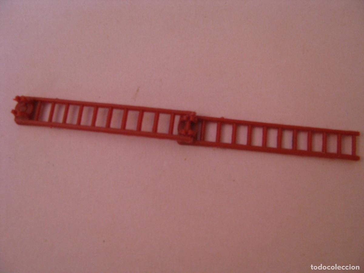 Figuras de goma y PVC: FIGURAS DE MONTAPLEX. ESCALERA