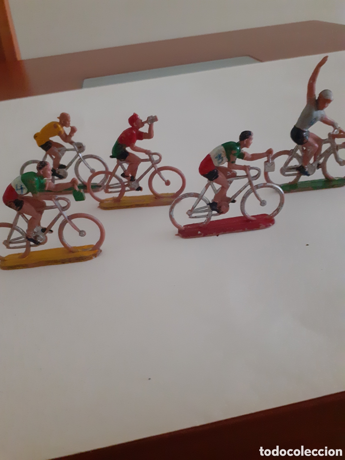 Figuras de goma y PVC: FIGURAS PLASTICO CICLISTAS M SOTORRES