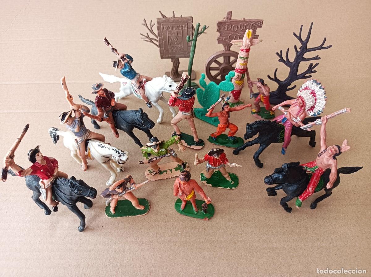 Figuras de goma y PVC: LOTE DE INDIOS Y VAQUEROS DE PL&Aacute;STICO FABRICANTE JECSAN