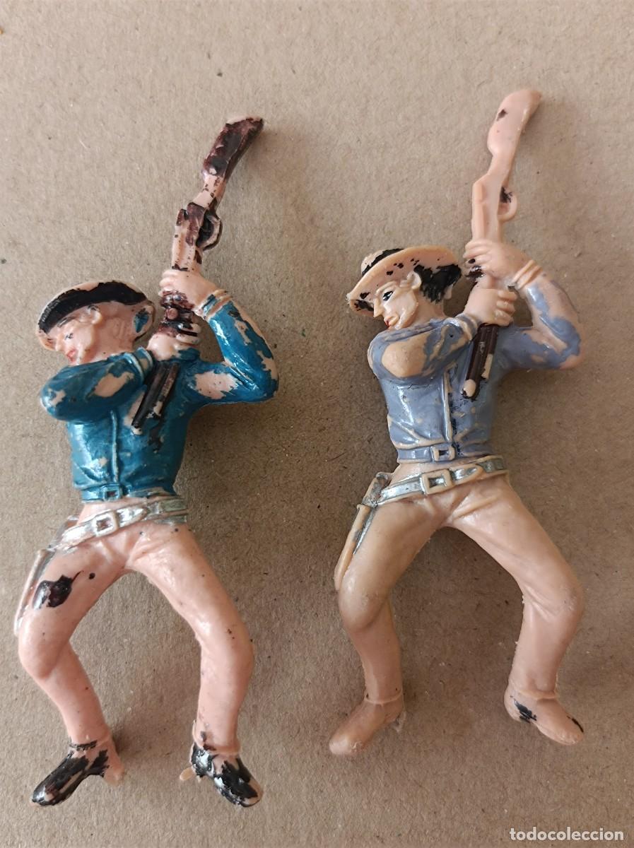 Figuras de goma y PVC: LOTE DE INDIOS Y VAQUEROS DE PL&Aacute;STICO FABRICANTE JECSAN - Foto 9