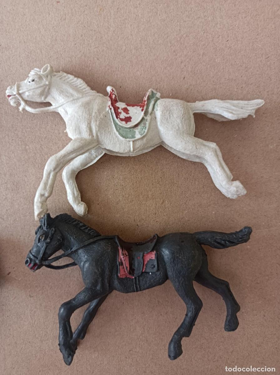 Figuras de goma y PVC: LOTE DE INDIOS Y VAQUEROS DE PL&Aacute;STICO FABRICANTE JECSAN - Foto 23