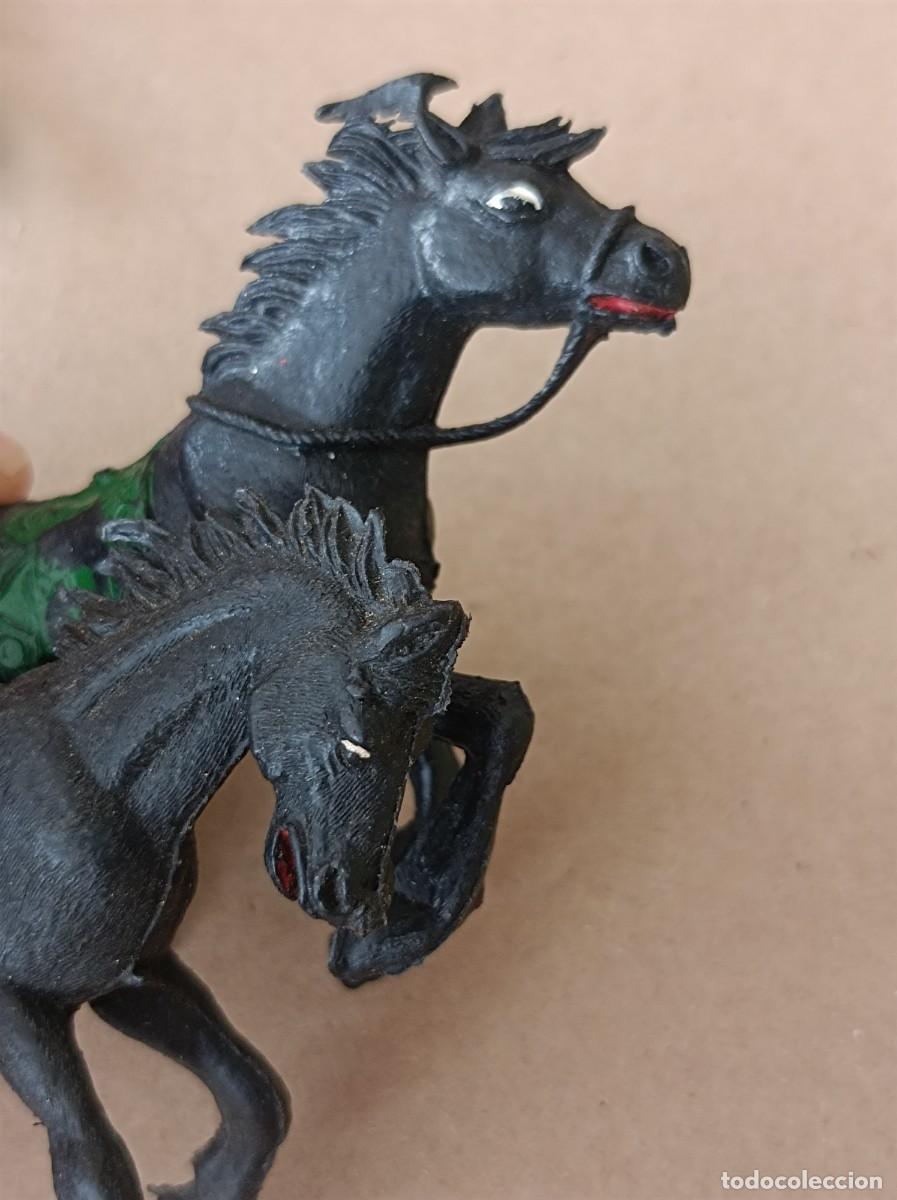 Figuras de goma y PVC: LOTE DE INDIOS Y VAQUEROS DE PL&Aacute;STICO FABRICANTE JECSAN - Foto 26