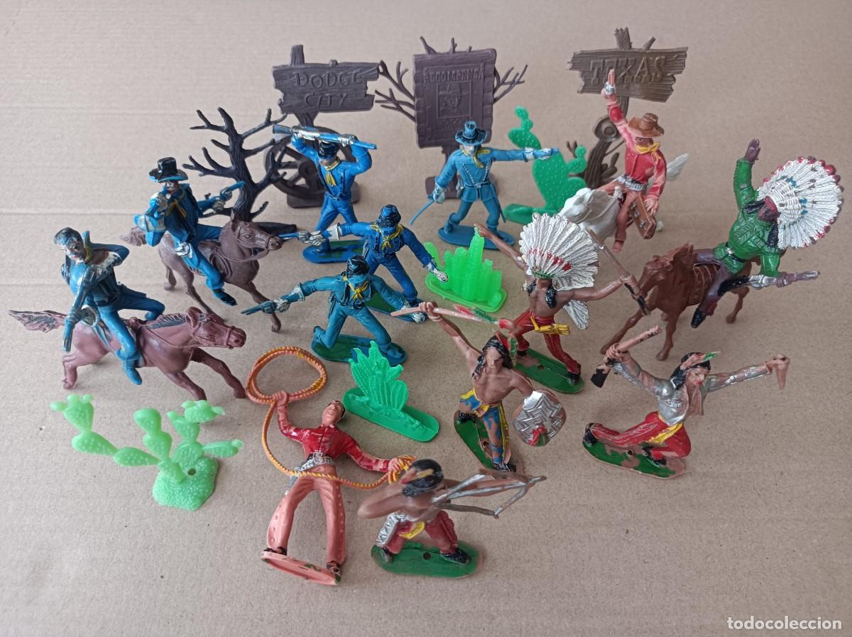 Figuras de goma y PVC: LOTE VAQUEROS INDIOS Y ACCESORIOS DE PL&Aacute;STICO FABRICANTE COMANSI
