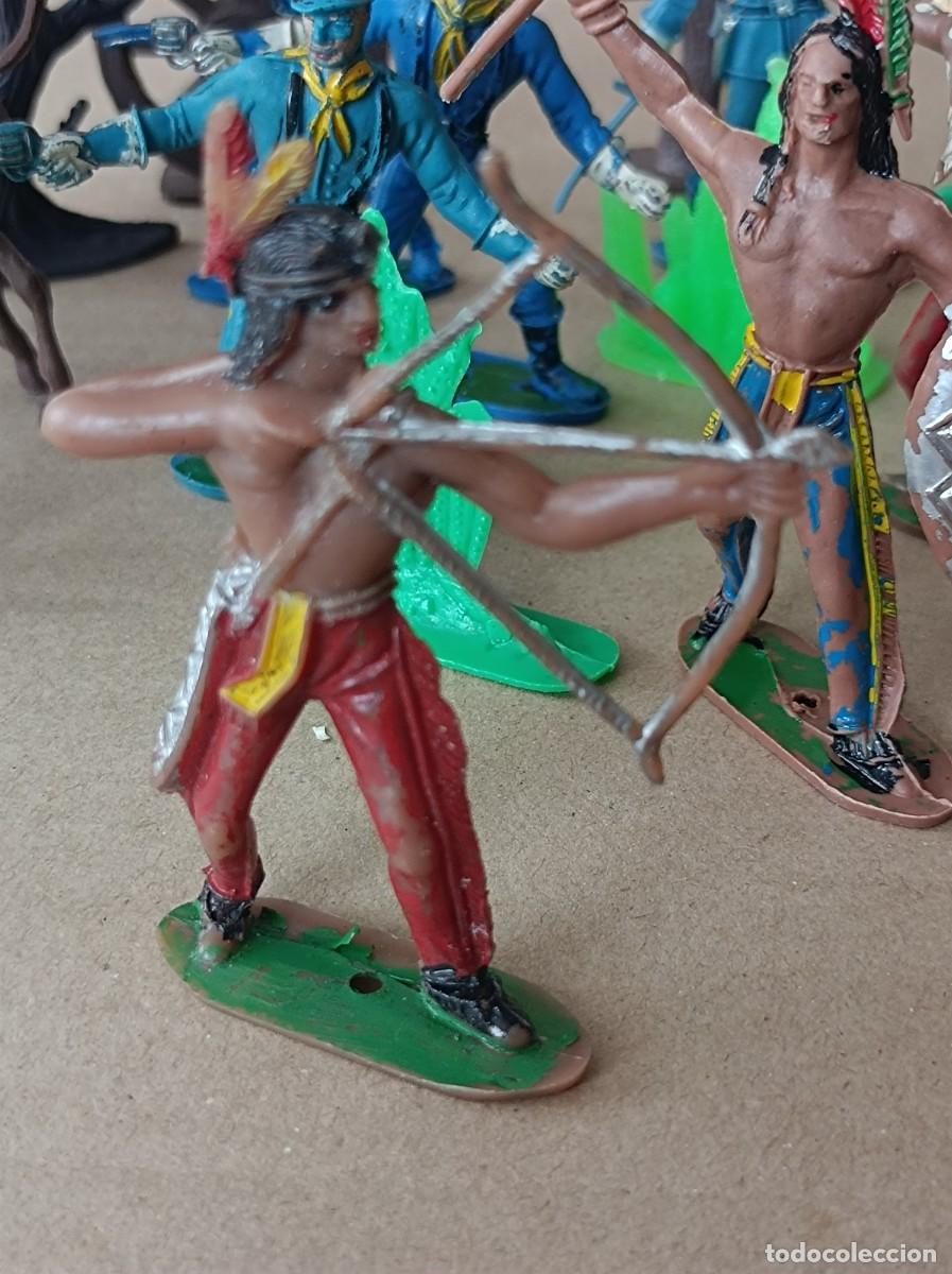 Figuras de goma y PVC: LOTE VAQUEROS INDIOS Y ACCESORIOS DE PL&Aacute;STICO FABRICANTE COMANSI - Foto 5