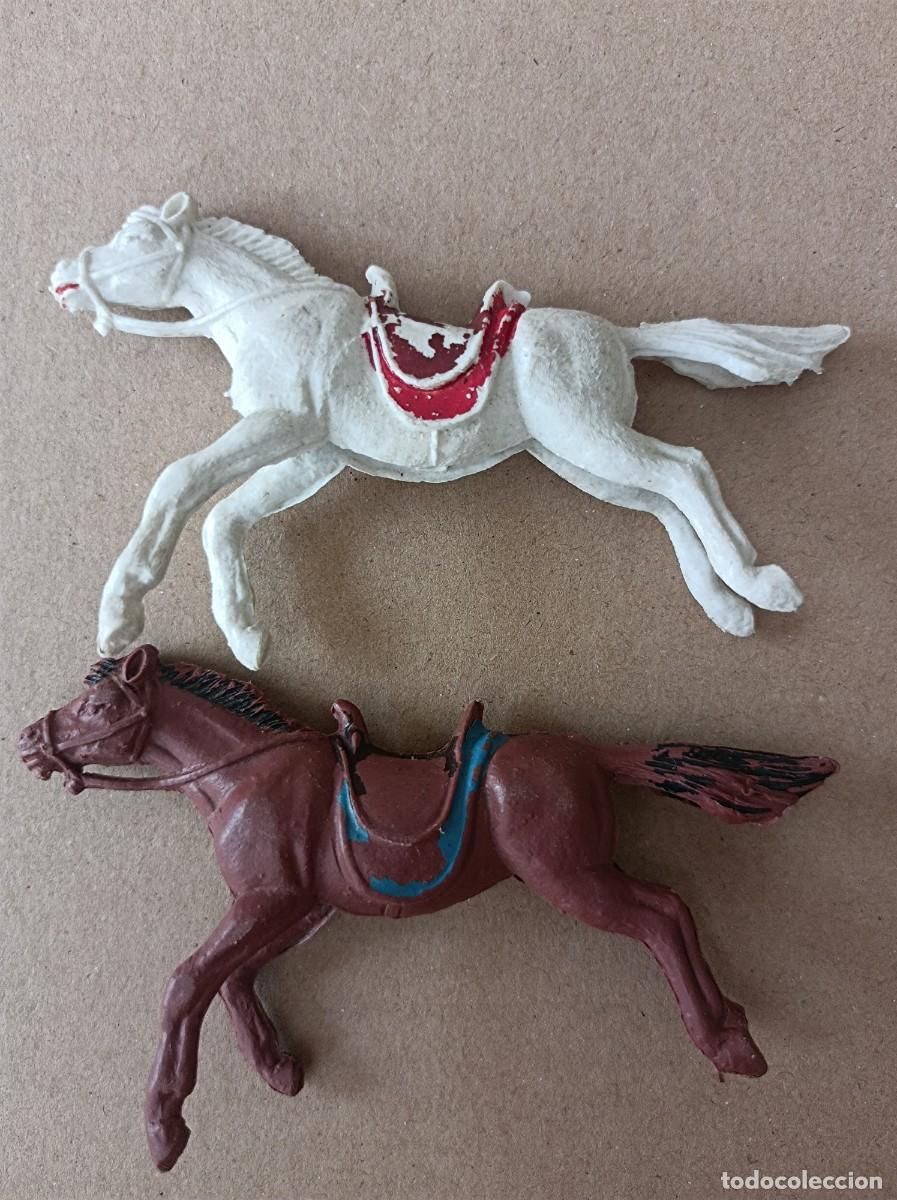 Figuras de goma y PVC: LOTE VAQUEROS INDIOS Y ACCESORIOS DE PL&Aacute;STICO FABRICANTE COMANSI - Foto 23