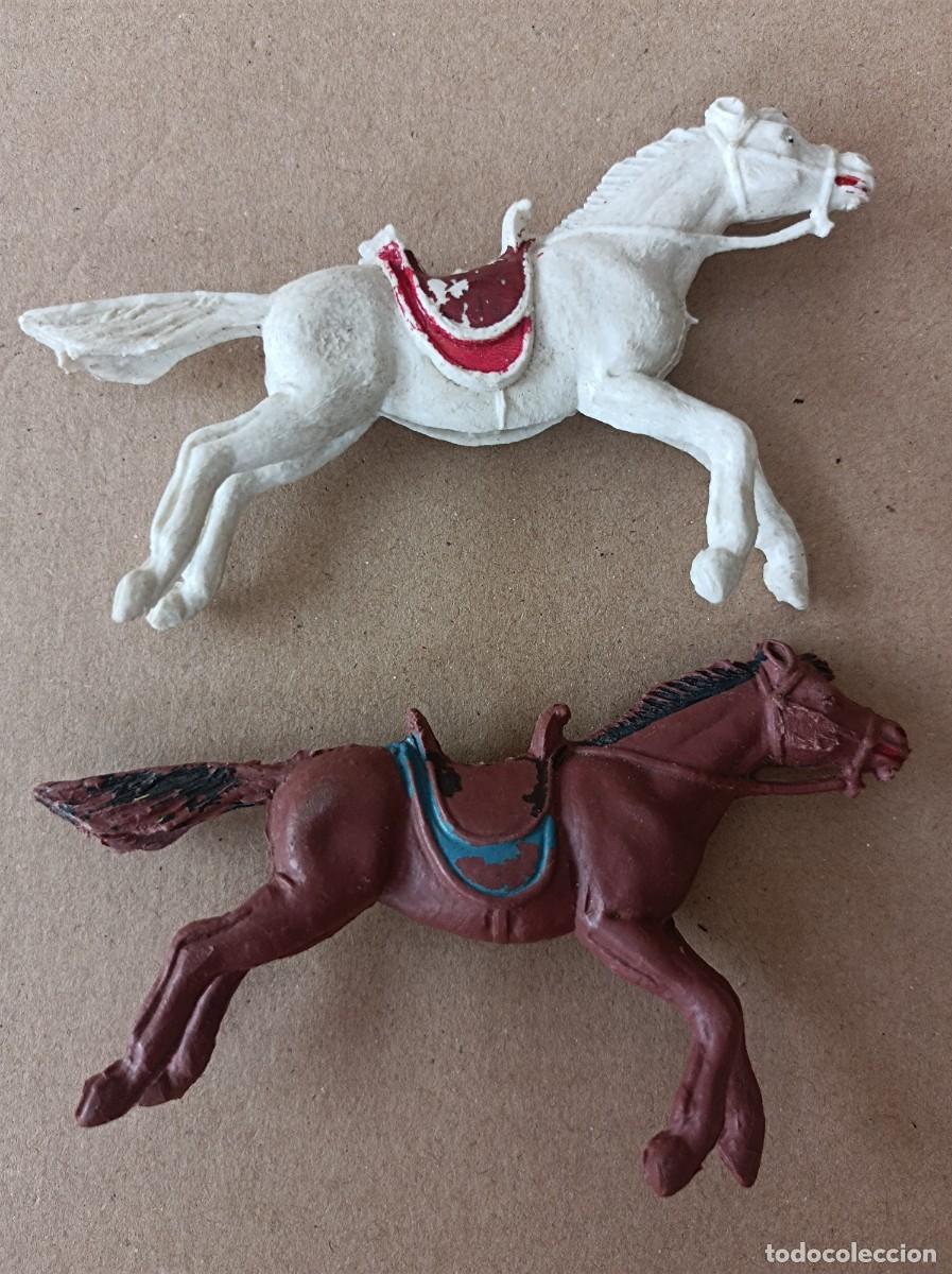 Figuras de goma y PVC: LOTE VAQUEROS INDIOS Y ACCESORIOS DE PL&Aacute;STICO FABRICANTE COMANSI - Foto 24