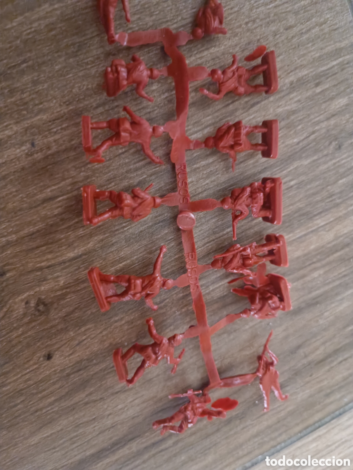 Figuras de goma y PVC: Colada de rusos - montaplex - Foto 2