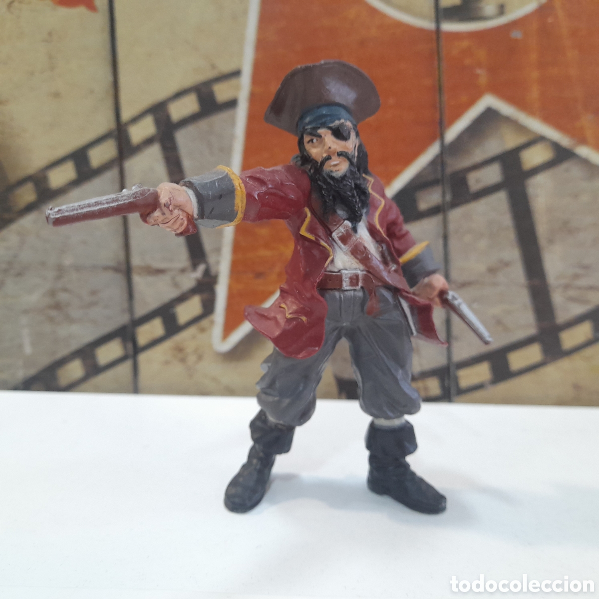 Figuras de goma y PVC: Figura del pirata Barbanegra