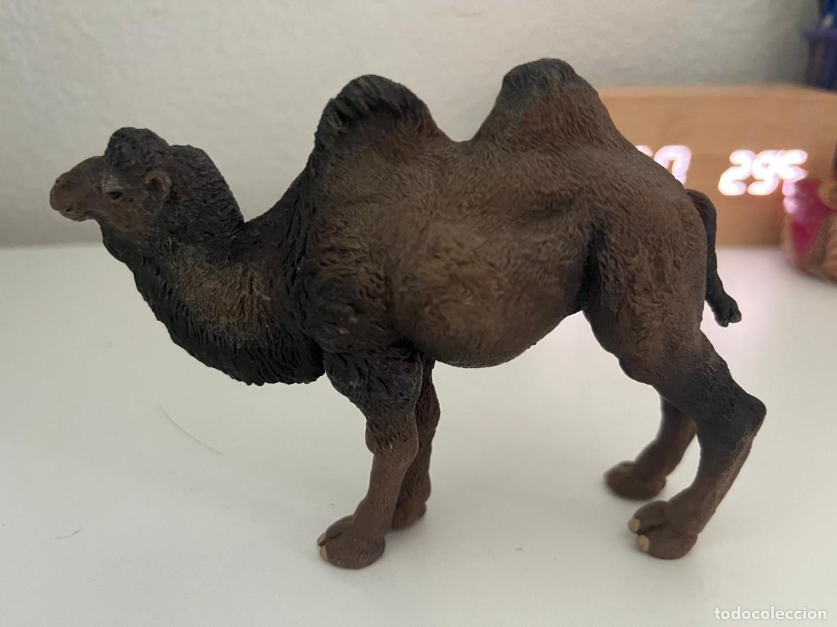 Figuras de goma y PVC: JUGUETE DE GOMA Y PVC ANIMAL TIPO SCHLEICH PAPO CAMELLO MARRON 2011