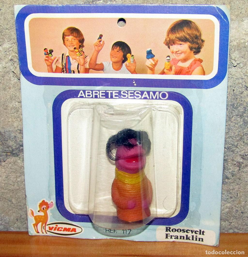 Figuras de goma y PVC: ANTIGUA MARIONETA DE DEDO DE BARRIO SESAMO, DE VICMA: ROOSEVELT FRANKLIN - NUEVA Y EN SU BLISTER