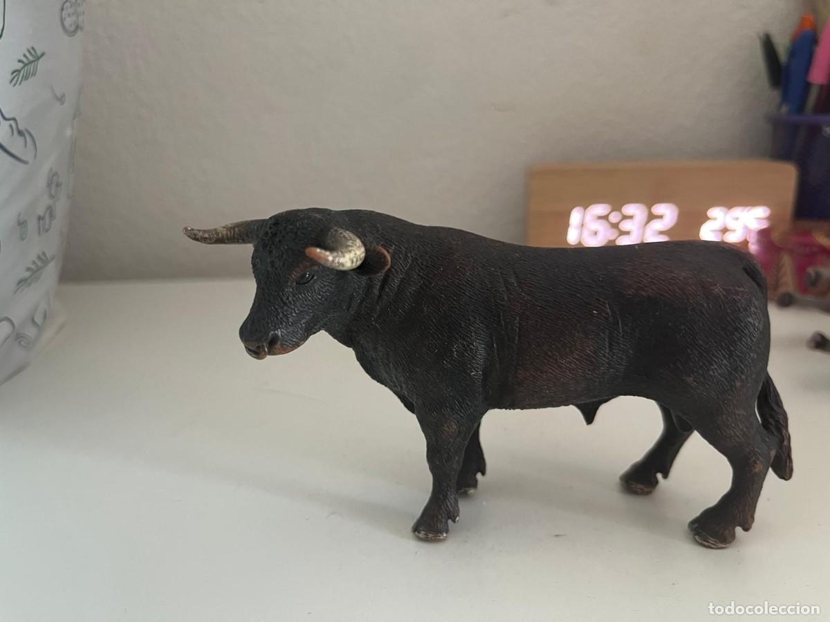 Figuras de goma y PVC: JUGUETE DE GOMA Y PVC ANIMAL SCHLEICH TORO NEGRO 2012