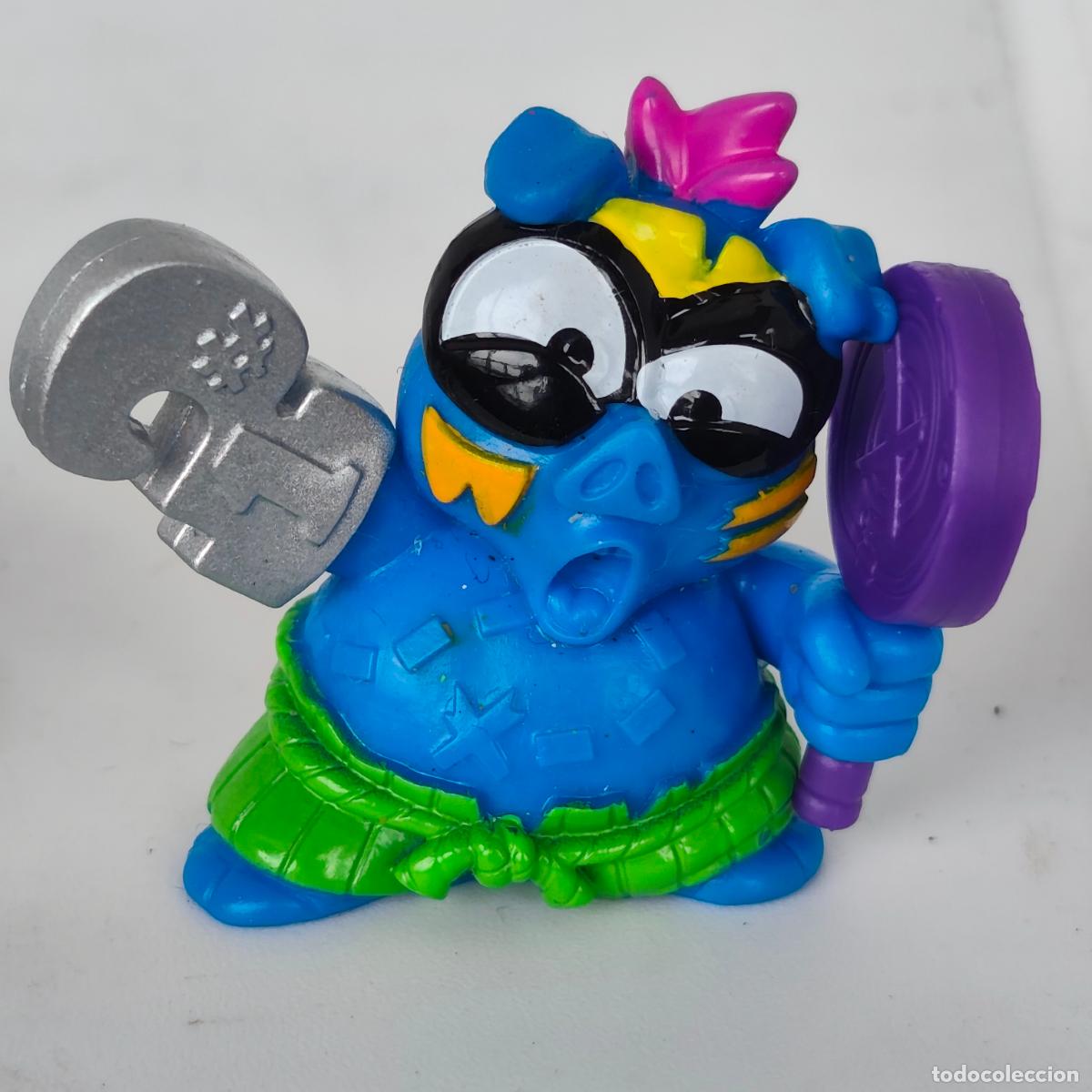 Figuras de goma y PVC: Cerdito Pow 2023 027 Pirata Piggy Pow (Piratix) Figura de goma