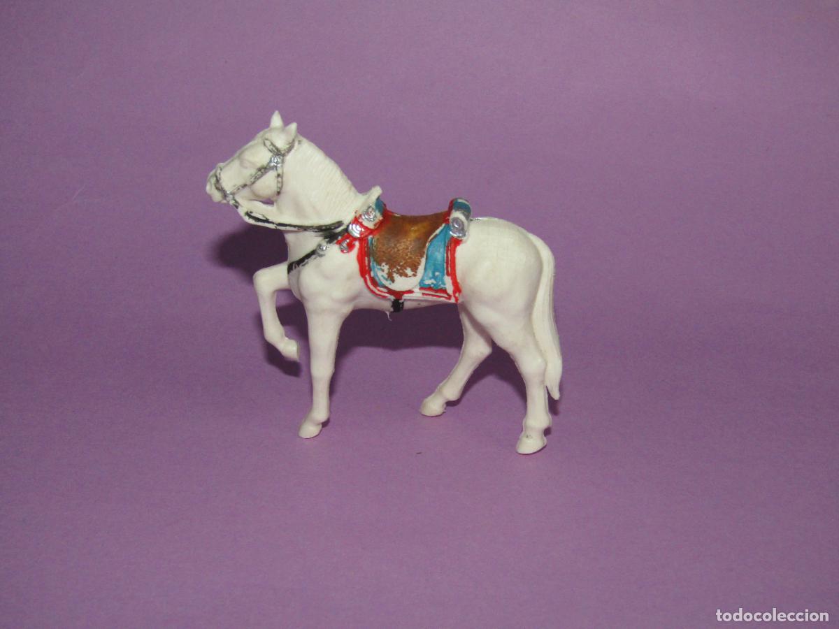 Figuras de goma y PVC: Antiguo Caballo Blanco en Pl&aacute;stico de la GURDIA URBANA de Barcelona de REAMSA