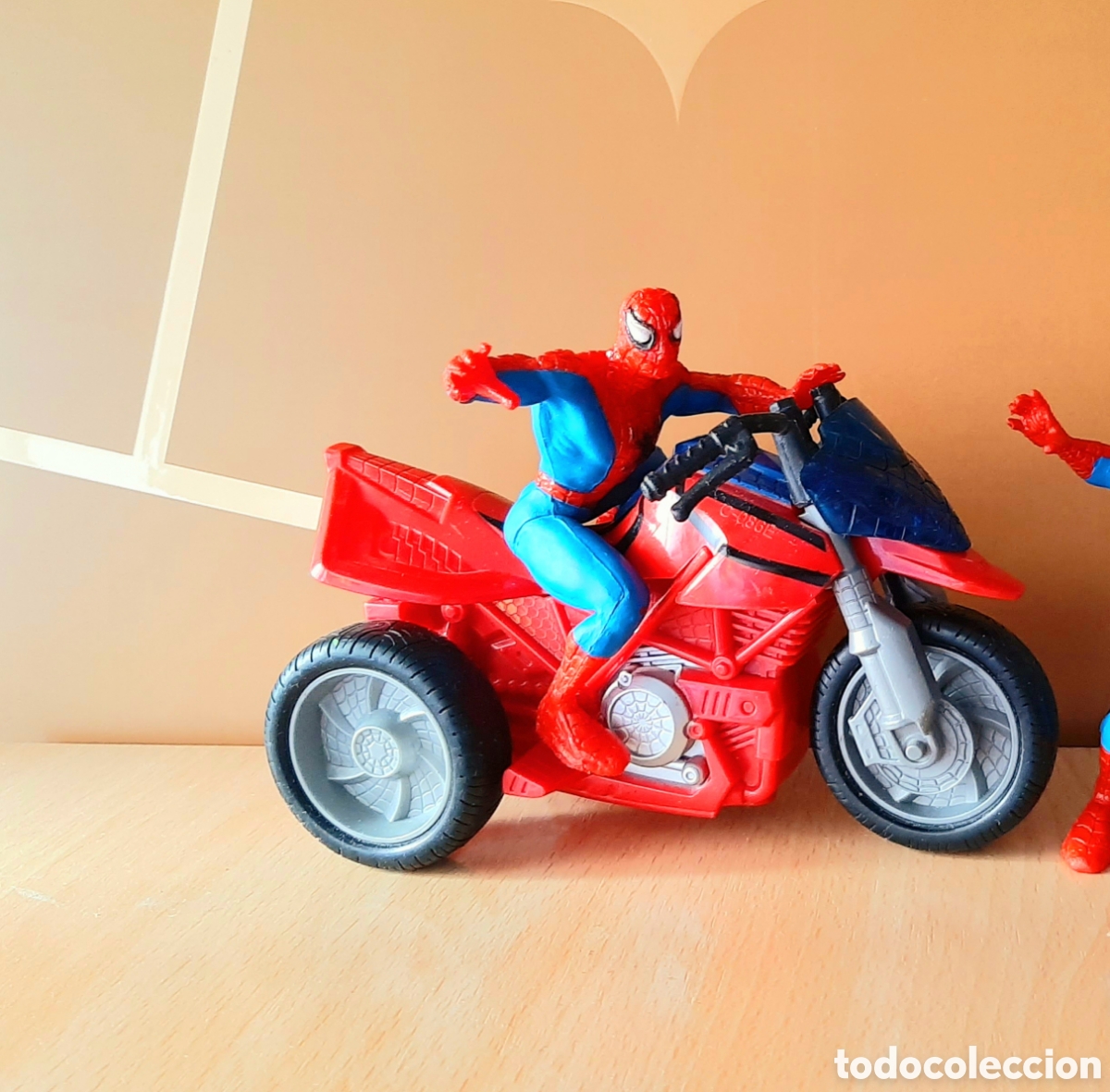 Figuras de goma y PVC: Figuras de Spiderman y moto (Yolanda 1996 Marvel)