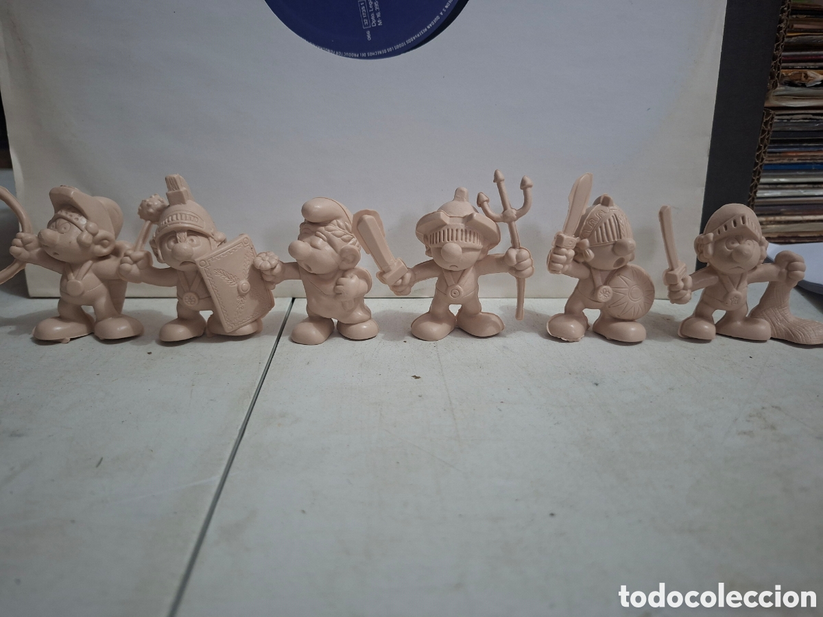 Figuras de goma y PVC: Pitufos romanos sin pintar