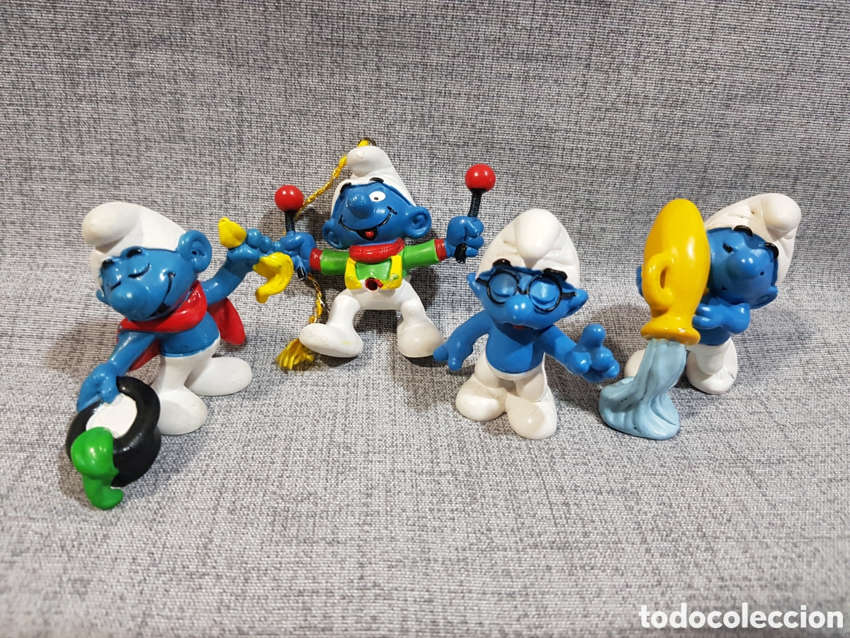 Figuras de goma y PVC: PITUFOS SCHLEICH PEYO MAGO 1980, FIL&Oacute;SOFO 2004, ACUARIO 2009 Y TAMBORILERO