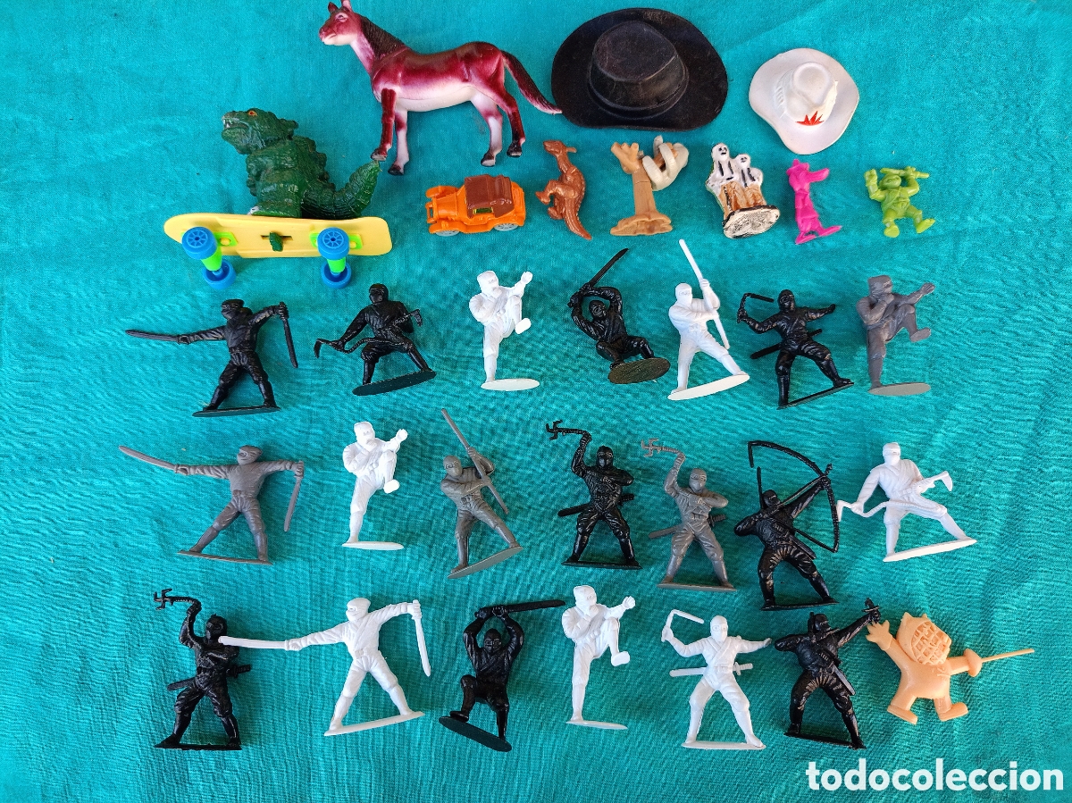 Figuras de goma y PVC: LOTE 31 FIGURAS NINJA Y OTROS.