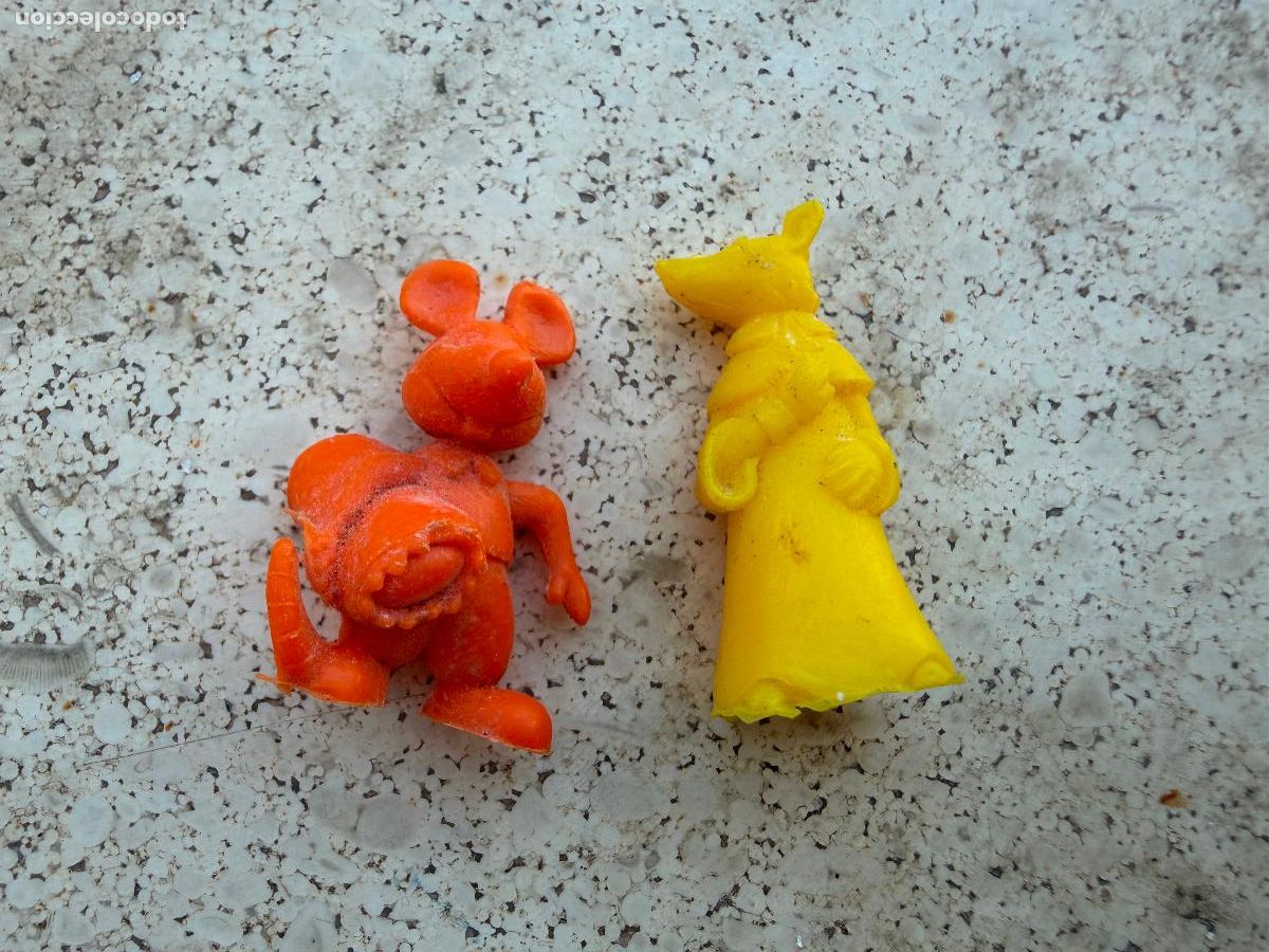 Figuras de goma y PVC: 2 figuras dartacan phoskitos