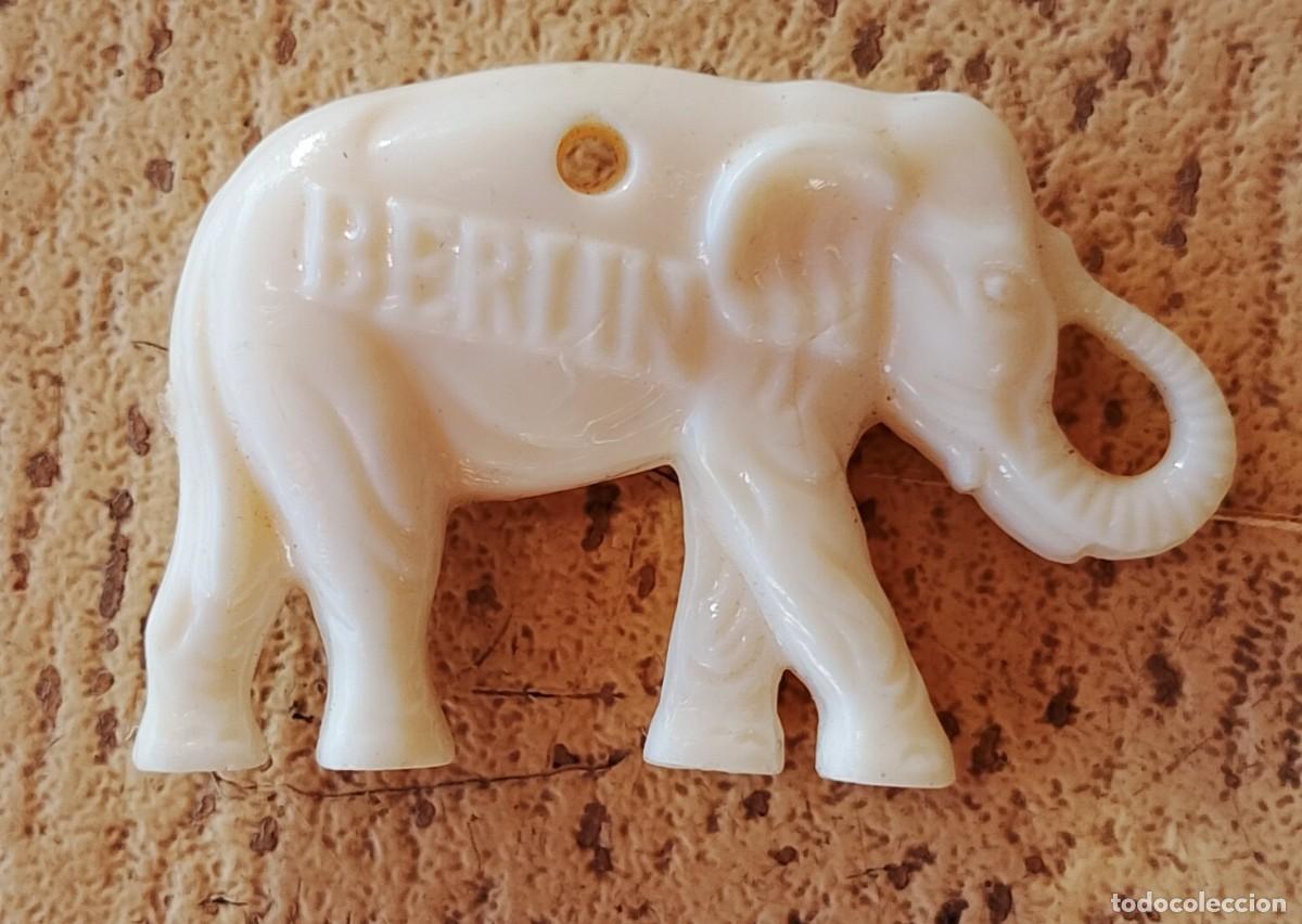 Figuras de goma y PVC: Figura Celuloide Elefante Mampe Berl&iacute;n S&iacute;mbolo Logotipo Licor