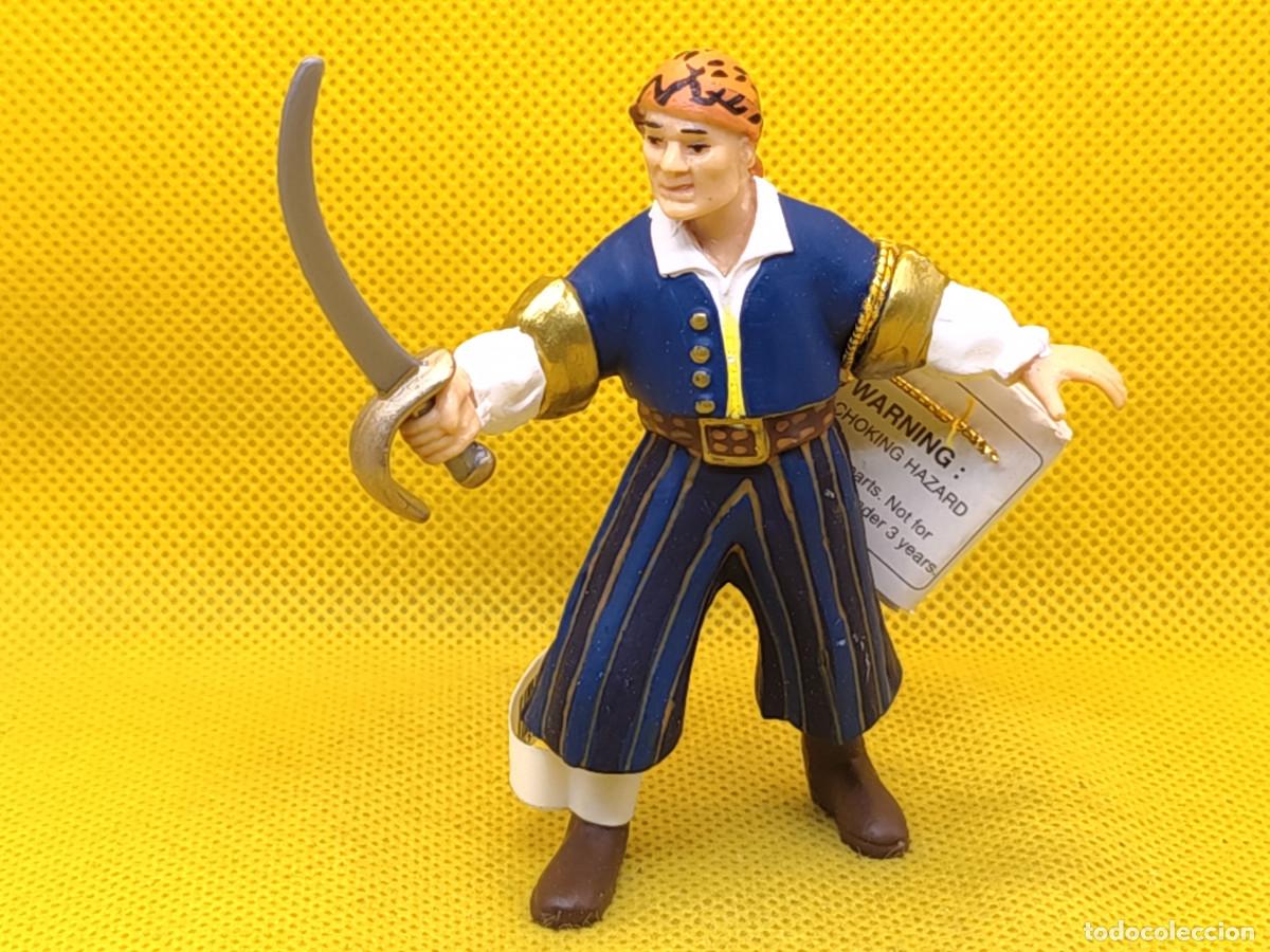 Figuras de goma y PVC: Papo con pa&ntilde;uelo y sable