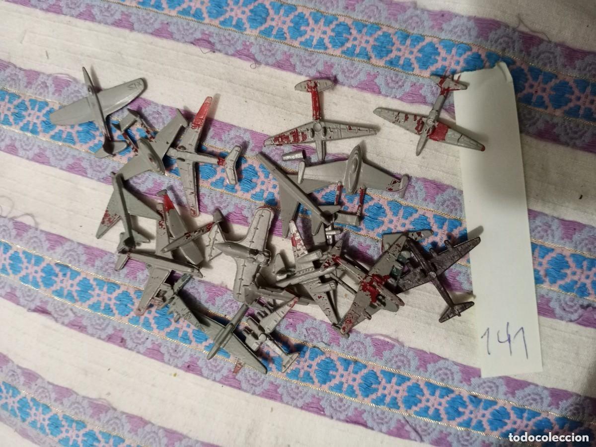 Figuras de goma y PVC: MONTAPLEX AVIONES grises N 141