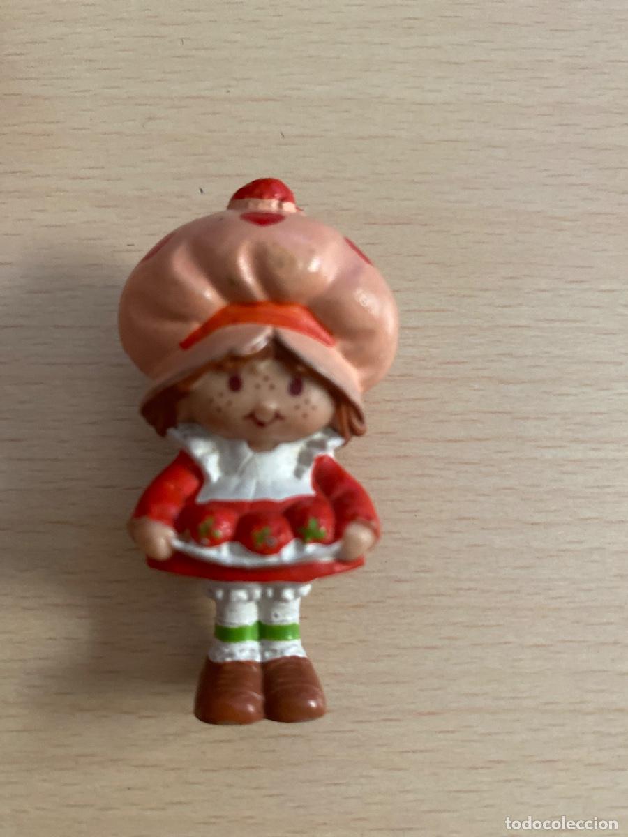 Figuras de goma y PVC: Figura pvc tarta de fresa marca AGC